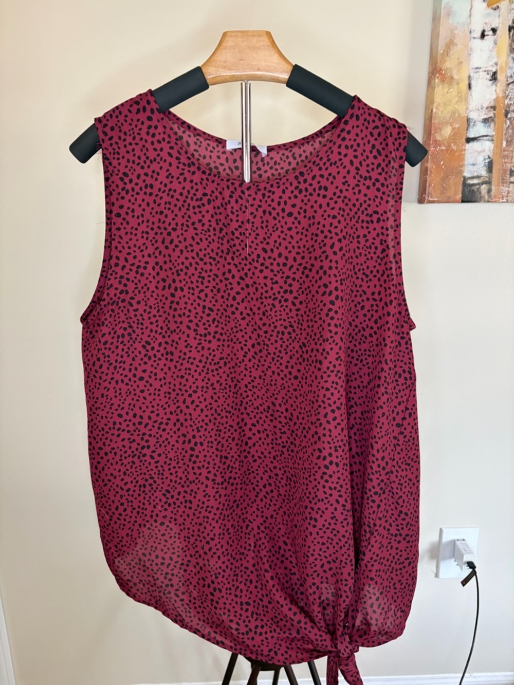 Tie-Hem Sleeveless Blouse in Burgundy Spot Print